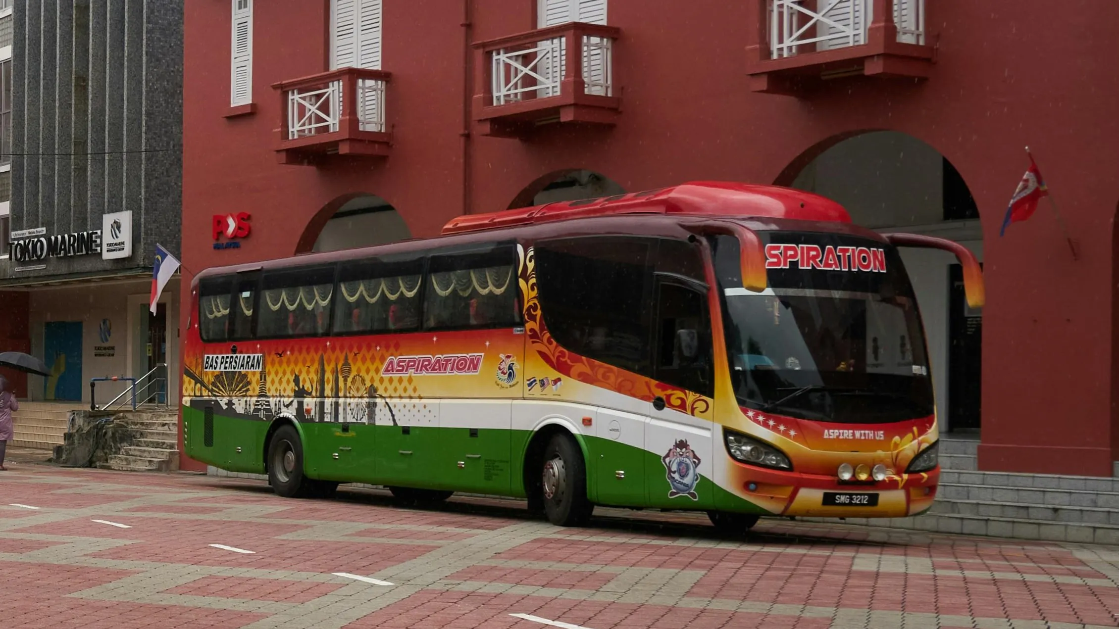 A tour bus in Malaysia, representing vehicles subject to JPJ’s new electrical wiring safety rules starting 2026.