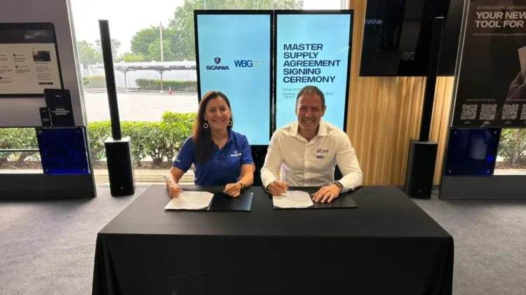 Scania's Joyce Antar (left) with WBG's Alfredo Couturier signing the Master Supply Agreement between the two companies.