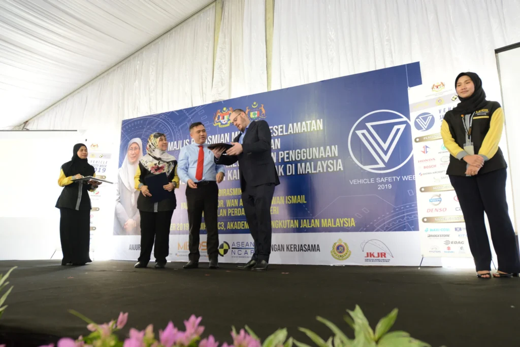 Malaysia MOT and MIROS collaborate on retread tyre safety study