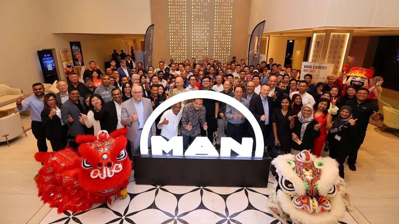 The Association of Malaysian Hauliers attended the handover of 10 MAN prime movers to Bukit Waja