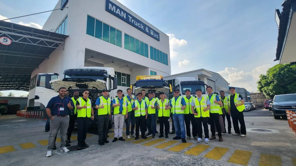 NSLOA delegation at MAN Shah Alam. (Photo: MAN Malaysia)