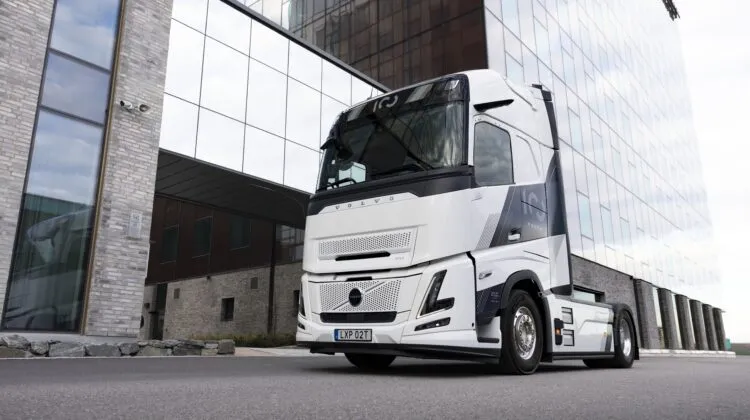 Volvo 100 Year Edition truck exterior. (Photo: Volvo Trucks)