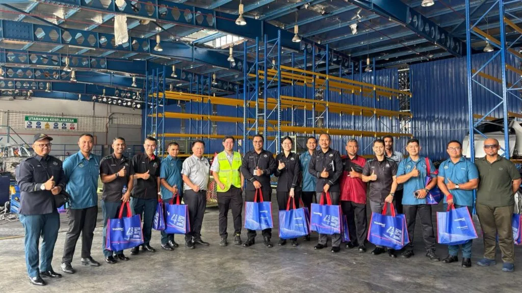 YonMing Group hosts Penang officials at its Authorised Automotive Treatment Facility (AATF). (Photo: YonMing Group/Facebook)