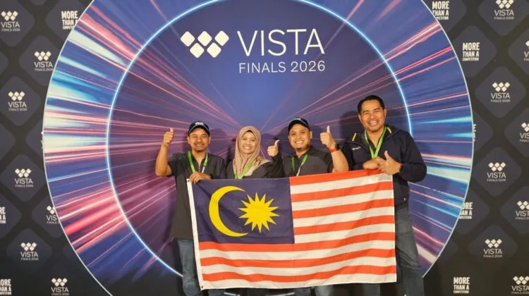 Four members of Team SPICA proudly holding the national flag of Malaysia. (Photo: Volvo Trucks Malaysia/LinkedIn)